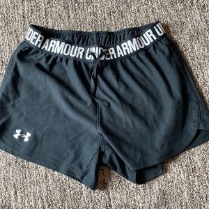 Black underarmour shorts